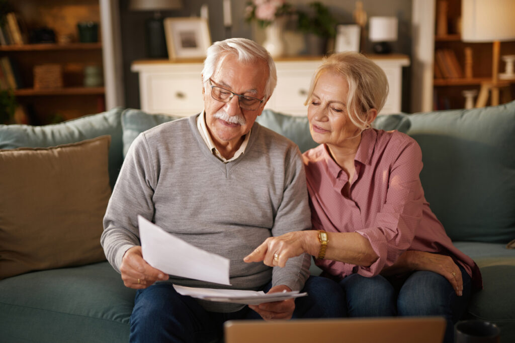 couple leaving inheritance to someone in another country